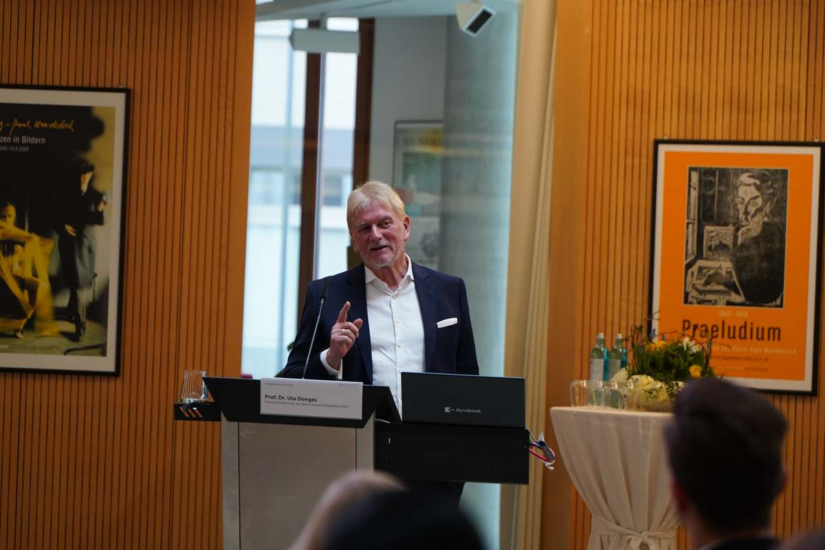 Prof. Adam Jenney Gesellschaft für Leben und Gesundheit: Emotionaler Abschied vom ...